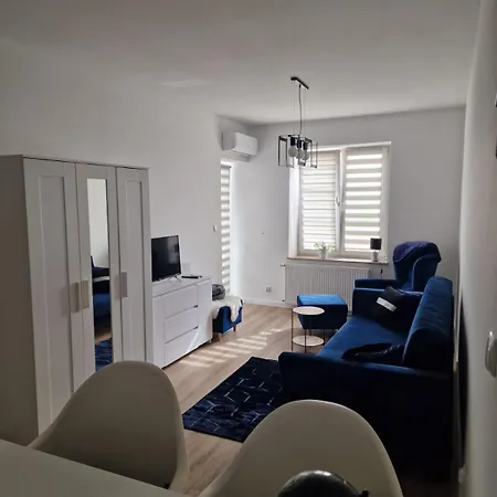 W Koninie Przy Ul. Wiosny Ludow דירה